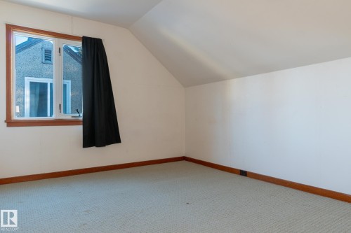 11234 71 Avenue Nw, Edmonton, AB - Indoor Photo Showing Other Room