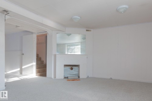 11234 71 Avenue Nw, Edmonton, AB - Indoor Photo Showing Other Room