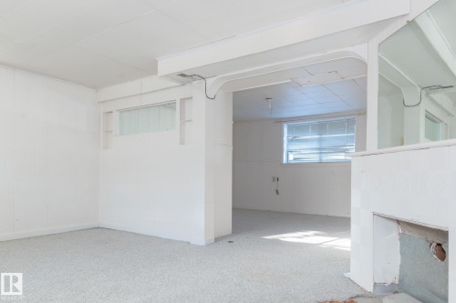 11234 71 Avenue Nw, Edmonton, AB - Indoor Photo Showing Other Room