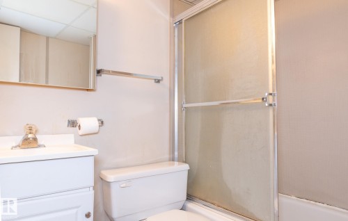 11234 71 Avenue Nw, Edmonton, AB - Indoor Photo Showing Bathroom