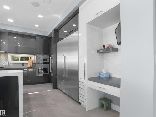 913 Wood Place, Edmonton, AB - Indoor Photo Showing Kitchen