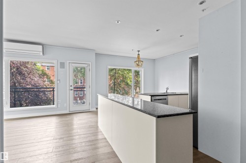 204 11415 100 Avenue, Edmonton, AB - Indoor