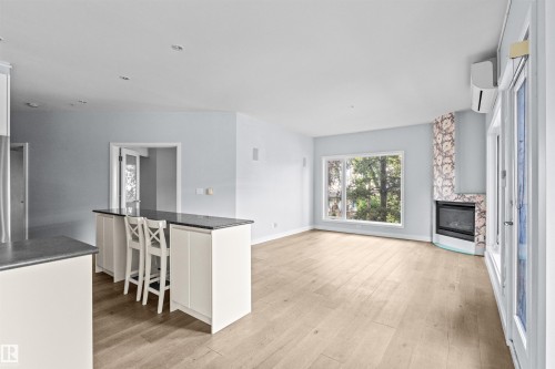 204 11415 100 Avenue, Edmonton, AB - Indoor