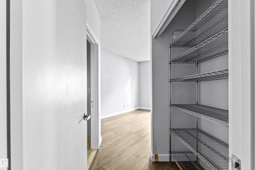 204 11415 100 Avenue, Edmonton, AB - Indoor