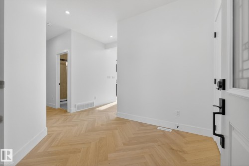 3315 Chickadee Drive, Edmonton, AB - Indoor Photo Showing Other Room