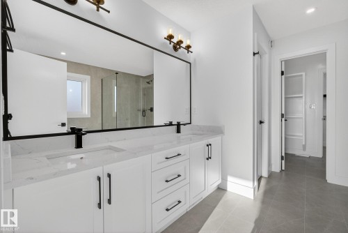 3315 Chickadee Drive, Edmonton, AB - Indoor Photo Showing Other Room