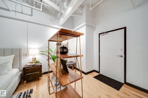 501 10169 104 Street, Edmonton, AB - Indoor