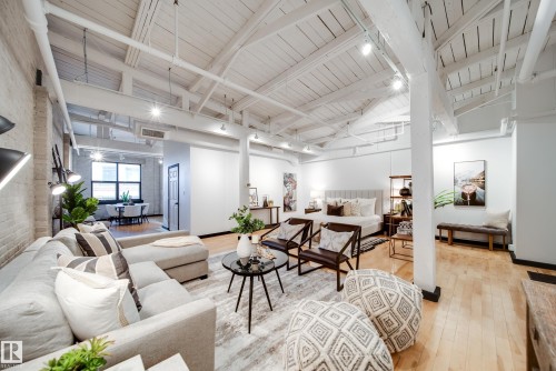 501 10169 104 Street, Edmonton, AB - Indoor