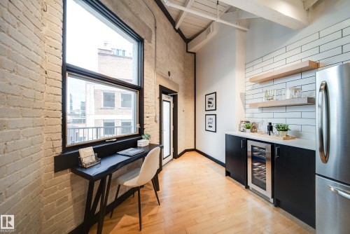 501 10169 104 Street, Edmonton, AB - Indoor