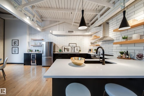 501 10169 104 Street, Edmonton, AB - Indoor Photo Showing Kitchen With Upgraded Kitchen