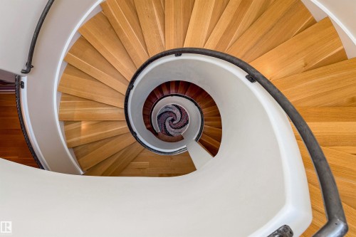 28 Riverside Crescent, Edmonton, AB - Indoor Photo Showing Other Room