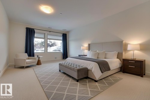 28 Riverside Crescent, Edmonton, AB - Indoor Photo Showing Bedroom