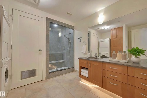 28 Riverside Crescent, Edmonton, AB - Indoor Photo Showing Other Room