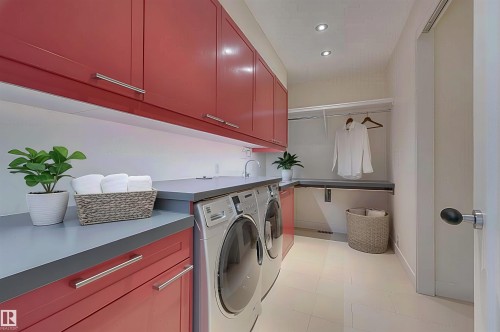 28 Riverside Crescent, Edmonton, AB - Indoor Photo Showing Laundry Room