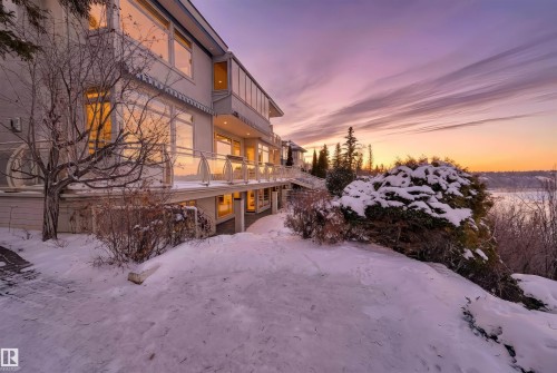 28 Riverside Crescent, Edmonton, AB - Outdoor