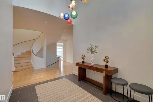 28 Riverside Crescent, Edmonton, AB - Indoor Photo Showing Other Room