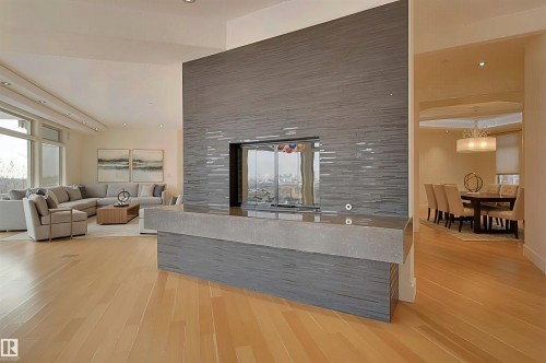 28 Riverside Crescent, Edmonton, AB - Indoor Photo Showing Other Room