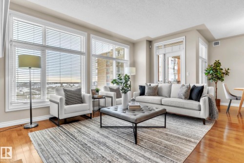 706 9020 Jasper Avenue, Edmonton, AB - Indoor Photo Showing Living Room