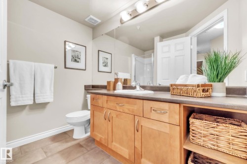706 9020 Jasper Avenue, Edmonton, AB - Indoor Photo Showing Bathroom
