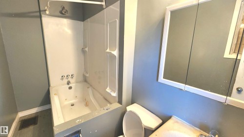 12411 86 Street, Edmonton, AB - Indoor Photo Showing Bathroom