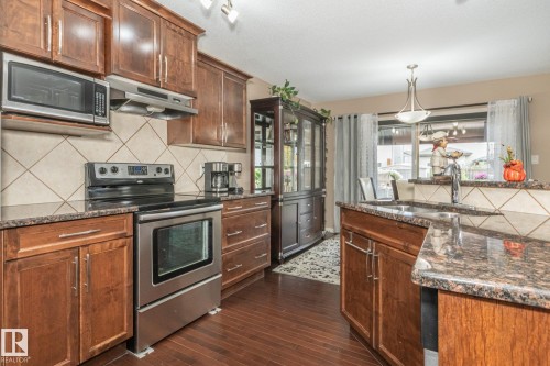 16023 138 Street, Edmonton, AB - Indoor Photo Showing Kitchen With Stainless Steel Kitchen
