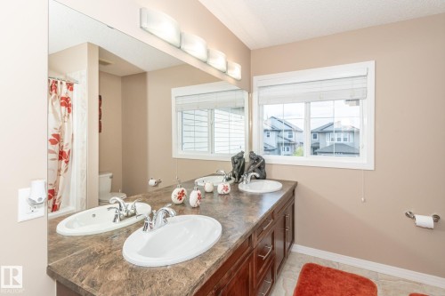 16023 138 Street, Edmonton, AB - Indoor Photo Showing Bathroom