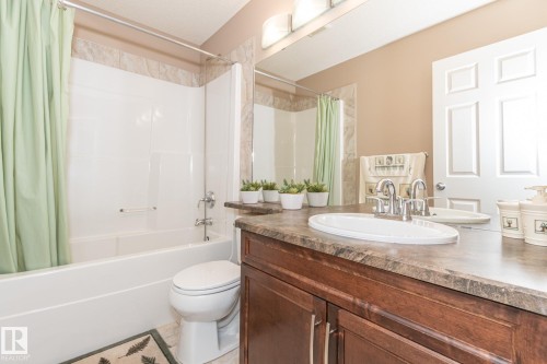 16023 138 Street, Edmonton, AB - Indoor Photo Showing Bathroom