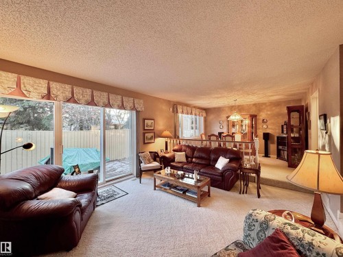 1057 109 Street, Edmonton, AB - Indoor Photo Showing Living Room