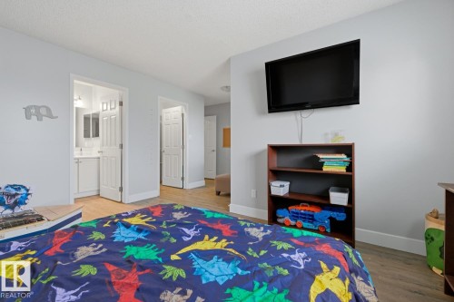 59 843 Youville Drive W, Edmonton, AB - Indoor Photo Showing Bedroom