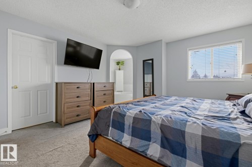 59 843 Youville Drive W, Edmonton, AB - Indoor Photo Showing Bedroom
