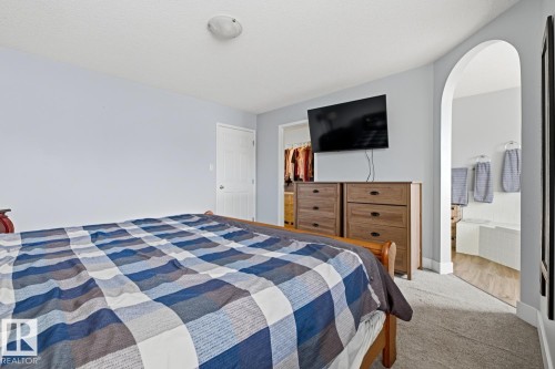 59 843 Youville Drive W, Edmonton, AB - Indoor Photo Showing Bedroom