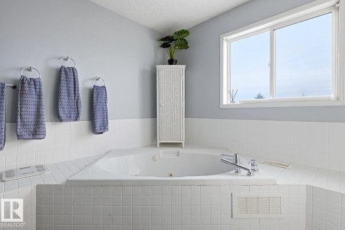 59 843 Youville Drive W, Edmonton, AB - Indoor Photo Showing Bathroom