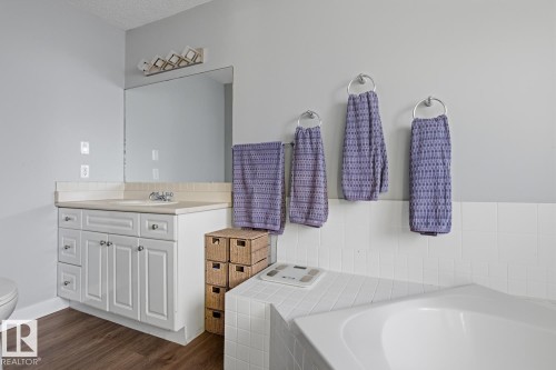 59 843 Youville Drive W, Edmonton, AB - Indoor Photo Showing Bathroom