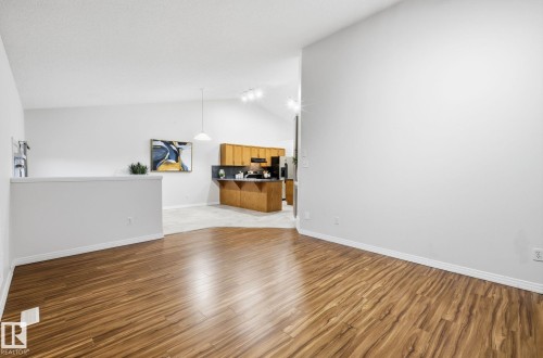 608 87 St, Edmonton, AB - Indoor
