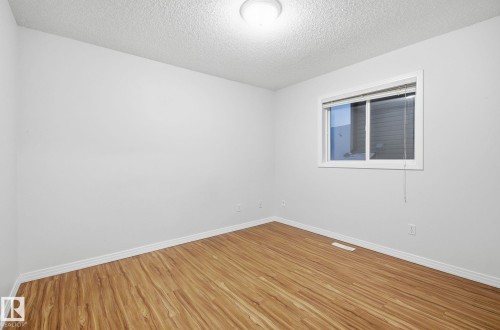608 87 St, Edmonton, AB - Indoor Photo Showing Other Room