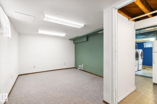 10429 143 Street, Edmonton, AB - Indoor