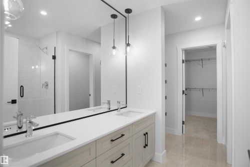 2823 152 Avenue, Edmonton, AB 