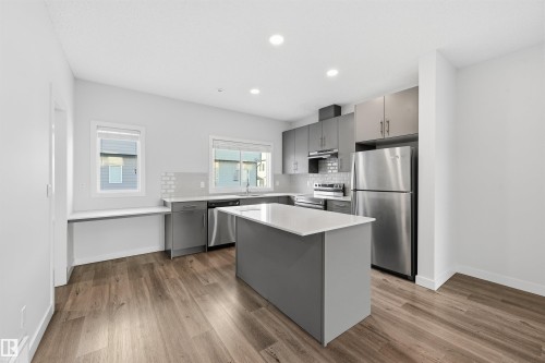 54 804 Welsh Drive, Edmonton, AB - Indoor Photo Showing Kitchen With Stainless Steel Kitchen With Upgraded Kitchen