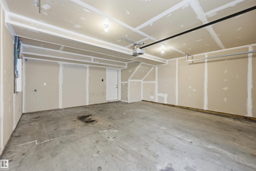 54 804 Welsh Drive, Edmonton, AB - Indoor Photo Showing Garage