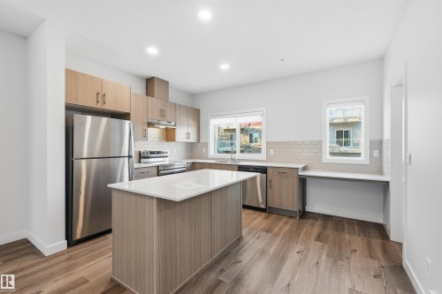 152 804 Welsh Drive, Edmonton, AB - Indoor Photo Showing Kitchen With Stainless Steel Kitchen With Upgraded Kitchen