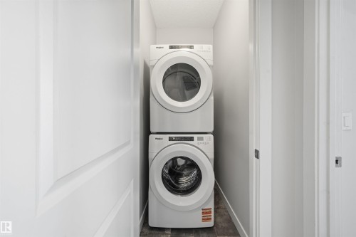 152 804 Welsh Drive, Edmonton, AB - Indoor Photo Showing Laundry Room