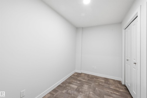 152 804 Welsh Drive, Edmonton, AB - Indoor Photo Showing Other Room