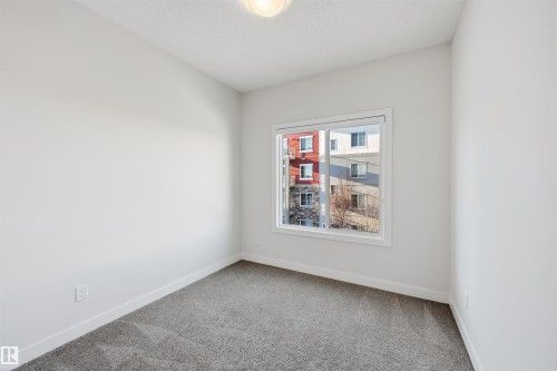 152 804 Welsh Drive, Edmonton, AB - Indoor Photo Showing Other Room