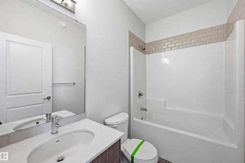 152 804 Welsh Drive, Edmonton, AB - Indoor Photo Showing Bathroom