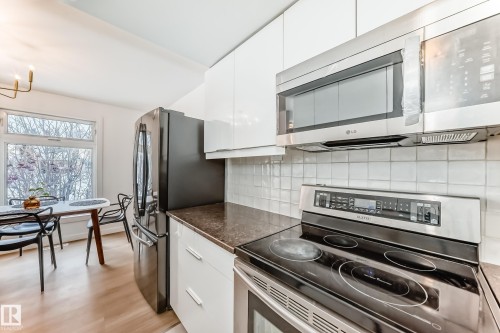 3867 85 Street, Edmonton, AB - Indoor Photo Showing Kitchen