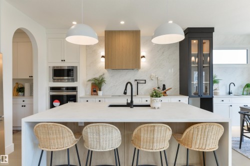 5449 Kootook Road, Edmonton, AB - Indoor Photo Showing Kitchen With Upgraded Kitchen