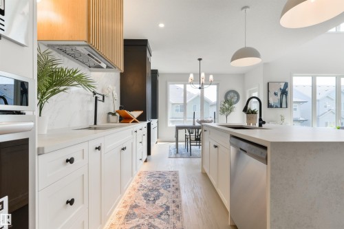 5449 Kootook Road, Edmonton, AB - Indoor Photo Showing Kitchen With Upgraded Kitchen