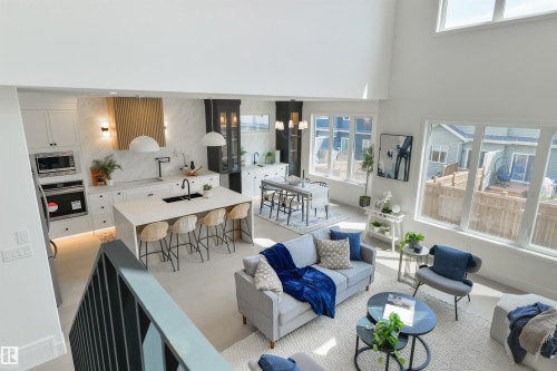 5449 Kootook Road, Edmonton, AB - Indoor Photo Showing Living Room