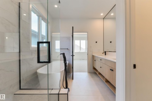 5449 Kootook Road, Edmonton, AB - Indoor