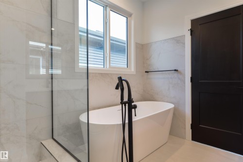 5449 Kootook Road, Edmonton, AB - Indoor Photo Showing Bathroom